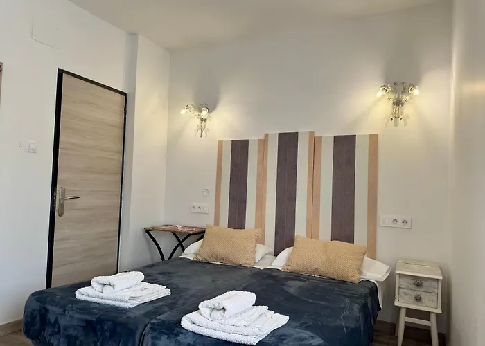 Oak House Oakplacescom Дом отдыха Леон